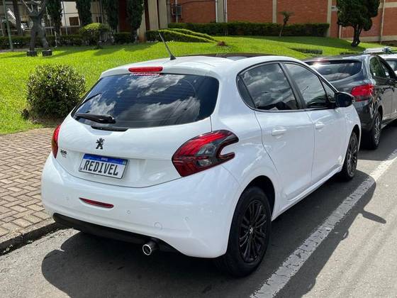 PEUGEOT 208 1.2 ALLURE 12V FLEX 4P MANUAL